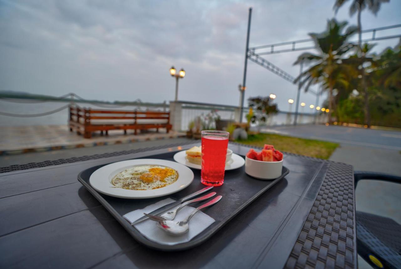 Blu Missel By The River Ribandar Exterior foto